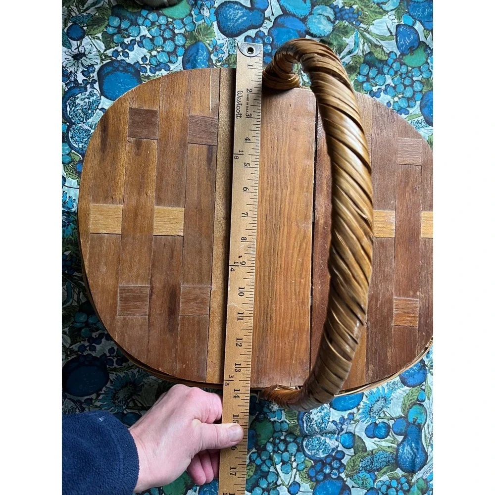 Vintage Wicker Picnic Basket Inlaid Wood Slat Split‎ Lid Oval Woven Reed Handle